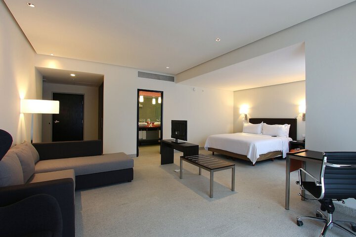 Room 18 of 78