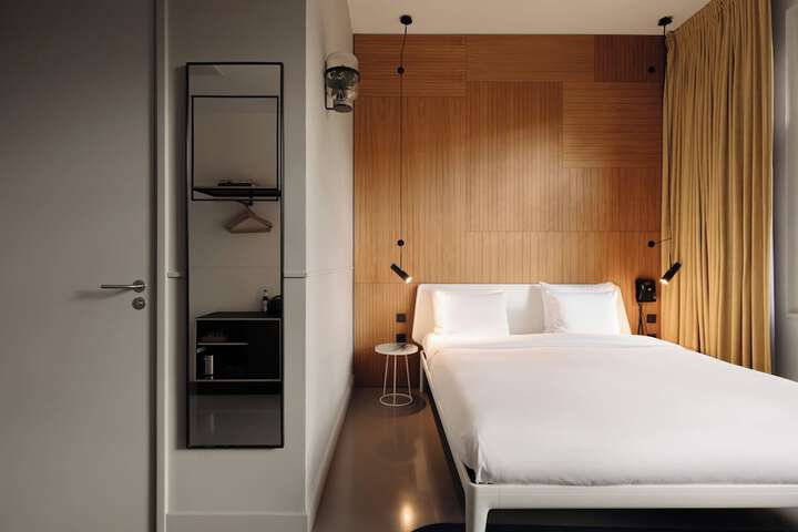 Room 16 of 58