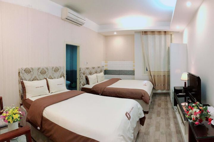 Room 18 of 28