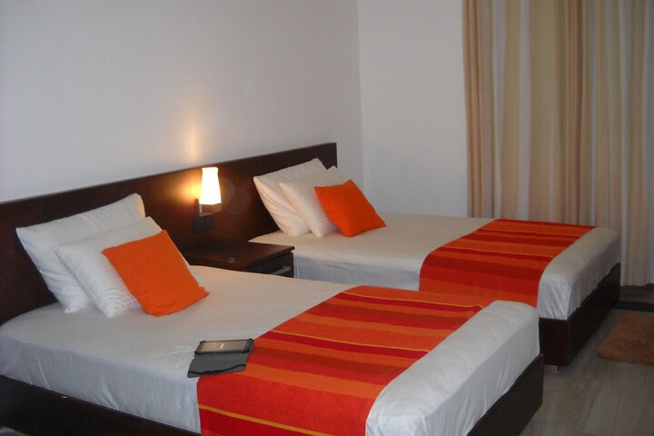 Room 12 of 33