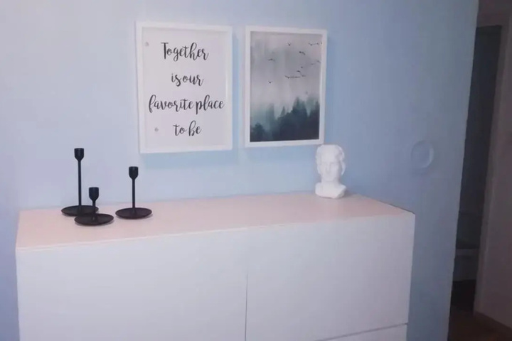 Room 6 of 9