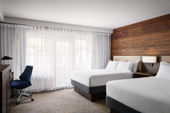 2 Queen Beds (4 of 6)