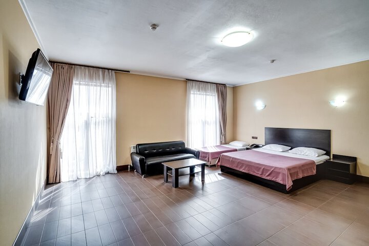 Room 20 of 33