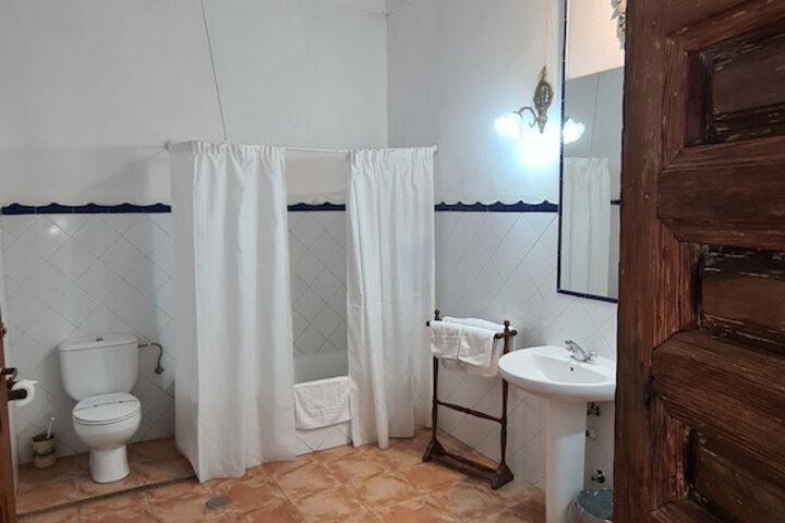 Room 48 of 80