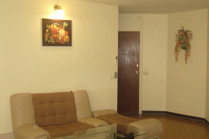 Room 6 of 14