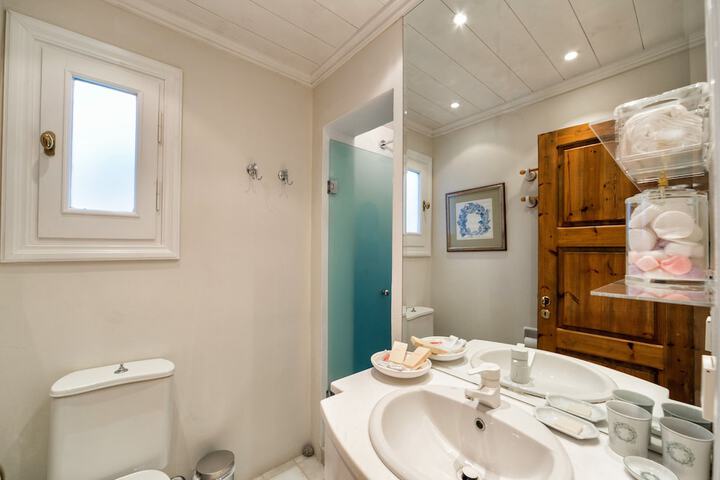 Bathroom Interior Photo