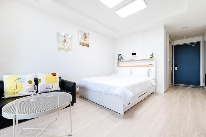 Room 306 of 640