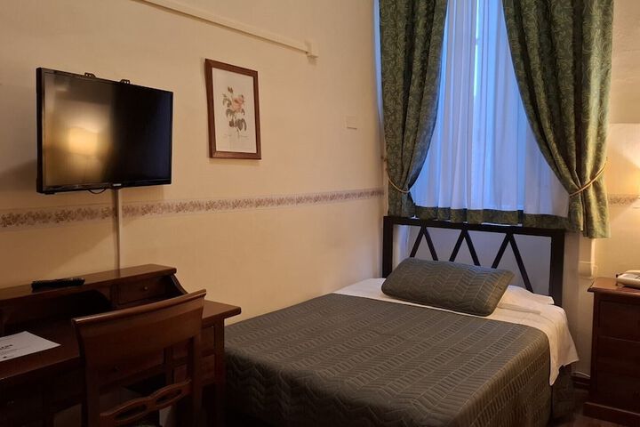 Room 21 of 53