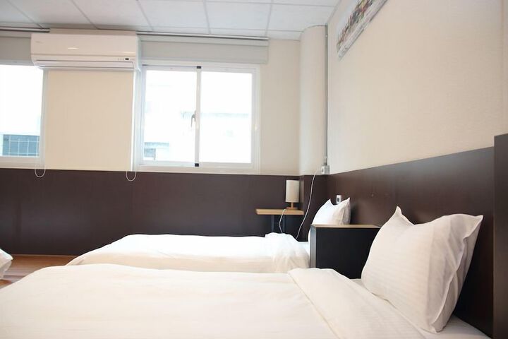 Room 16 of 41