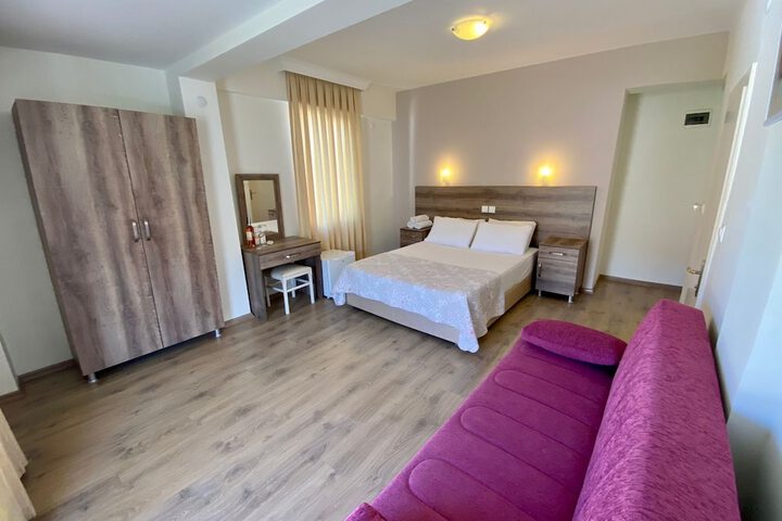 Room 11 of 49