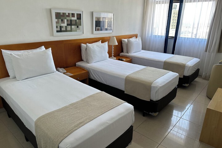 Room 5 of 43
