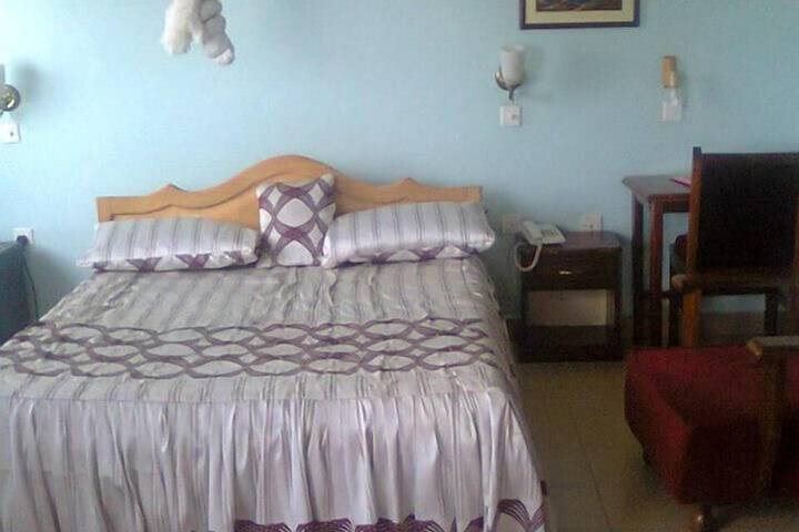 Room 5 of 14