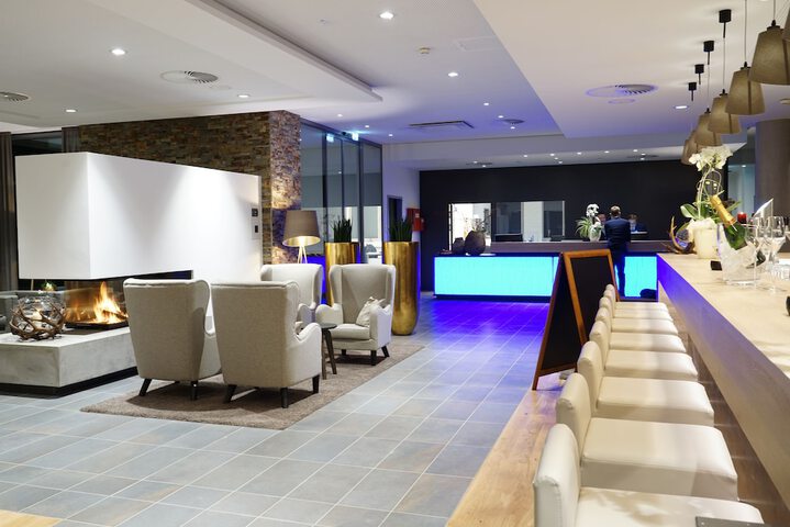 Entrance & Lobby