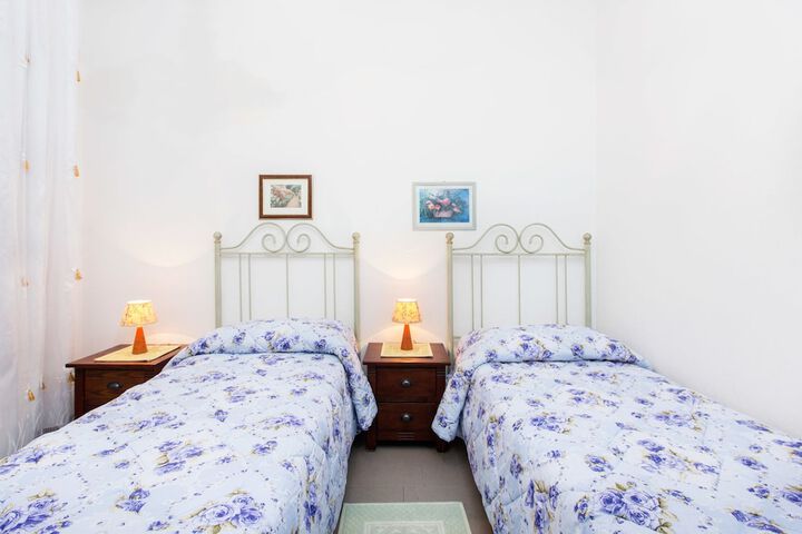 Room 10 of 39