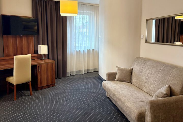 Room 33 of 92