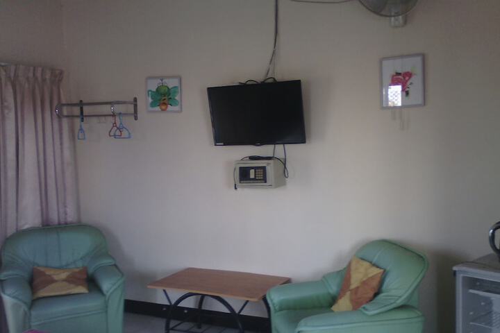 Room 11 of 40