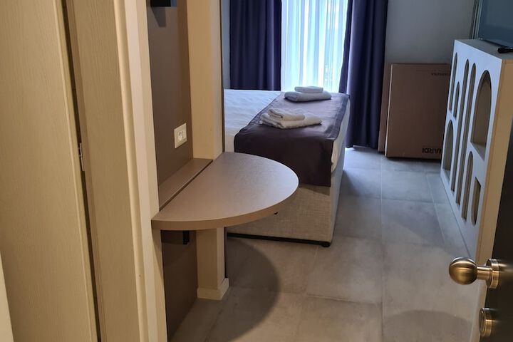 Room 4 of 54