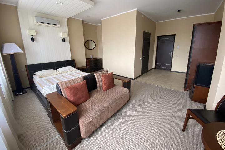 Room 4 of 31
