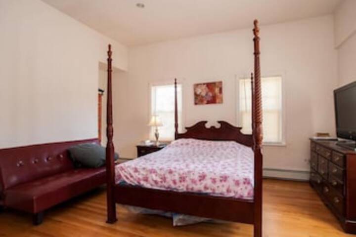 Room 34 of 87