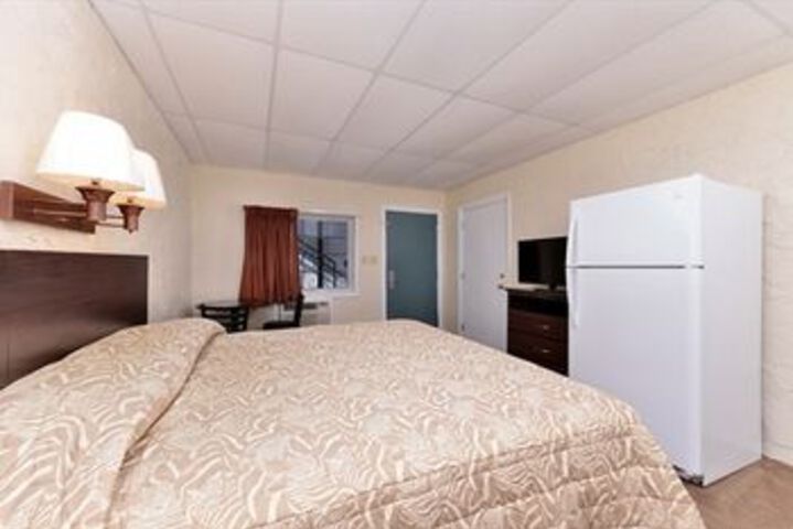 Room 25 of 36