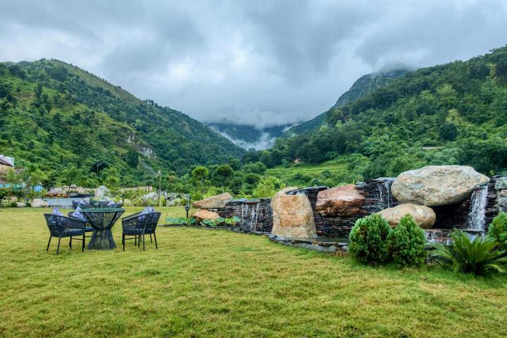 Corbett Vanvaas Resort