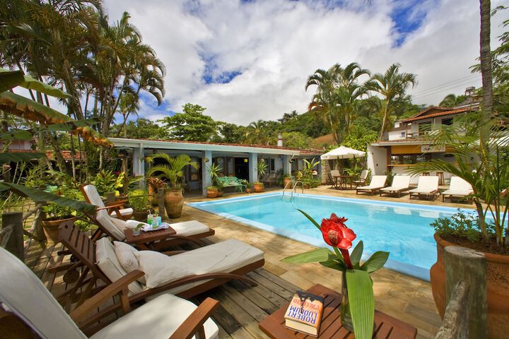 Hotel with Pool