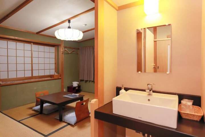 Room 19 of 63