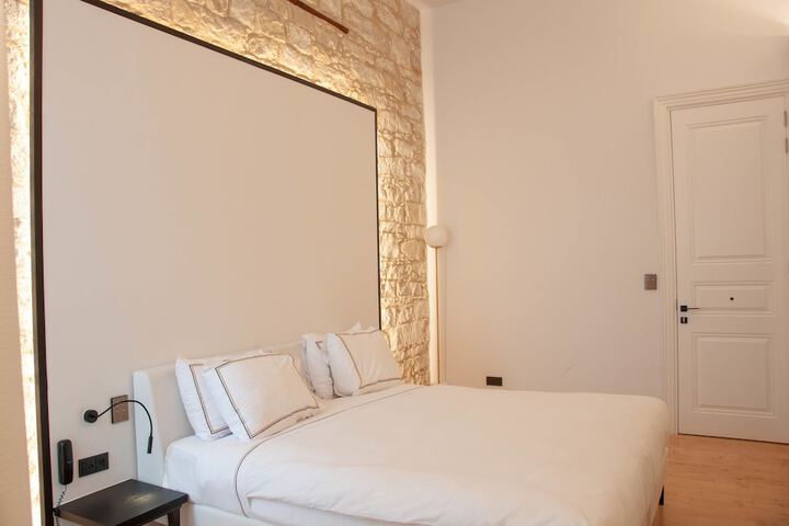 Room 17 of 119