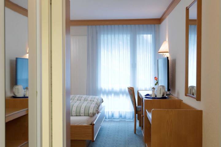 Room 3 of 45
