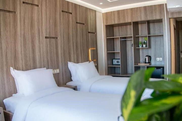 Room 4 of 51
