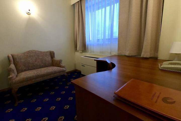 Room 8 of 34