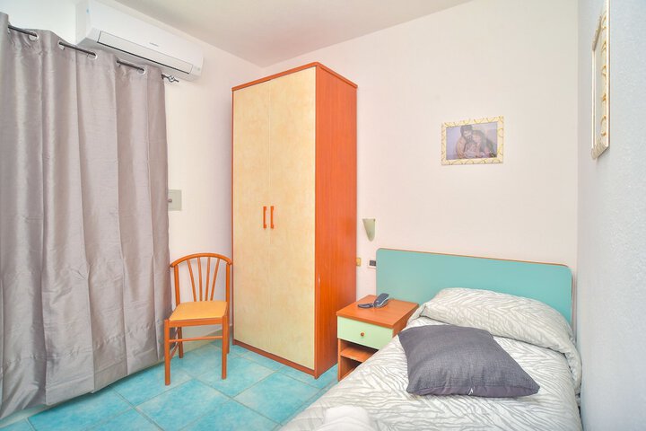 Room 9 of 39