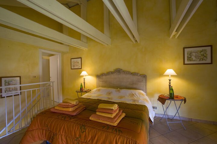 Room 2 of 35