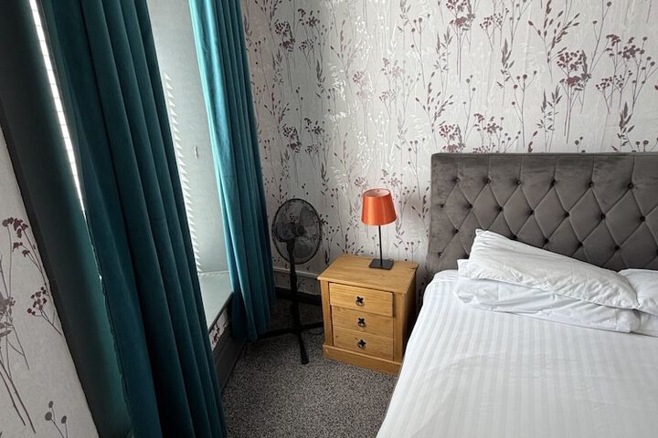 Room 38 of 114