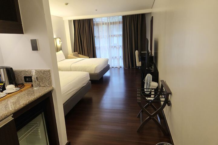 Room 6 of 51