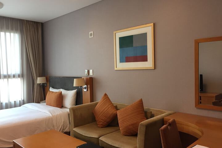 Room 4 of 47