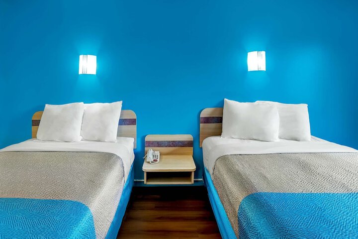 Double Accessible King Size Bed (4 of 5)
