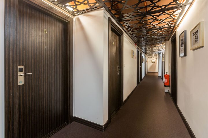 Ballroom/Hall 31 of 41