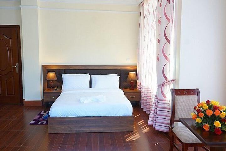 Room 5 of 7
