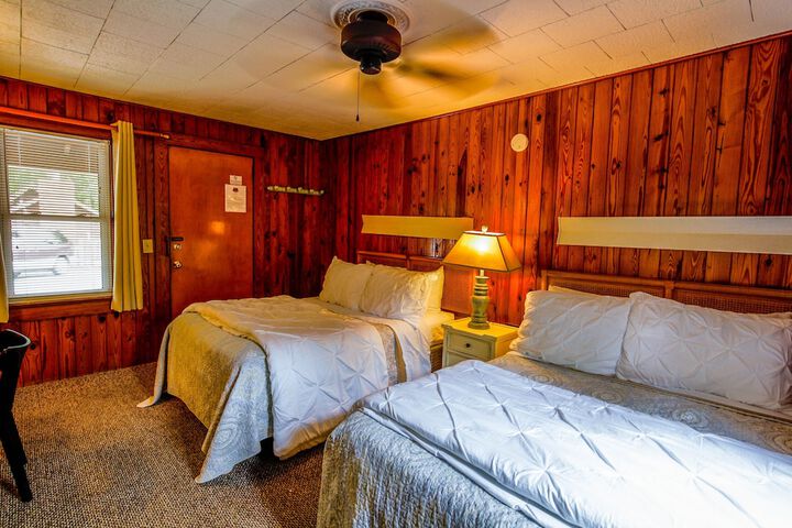 Standard Room, King or Two Doubles (7 of 10)