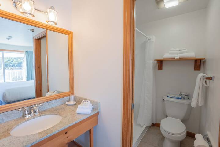 Room 122 of 173