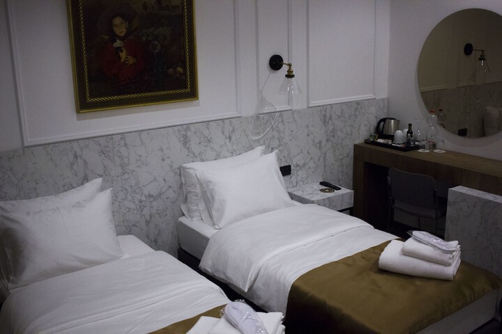 Room 8 of 39