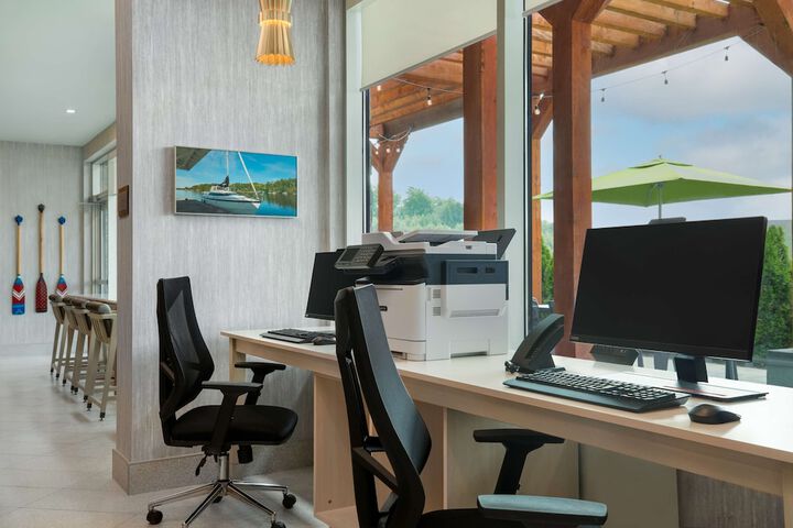 Business Center 37 of 45