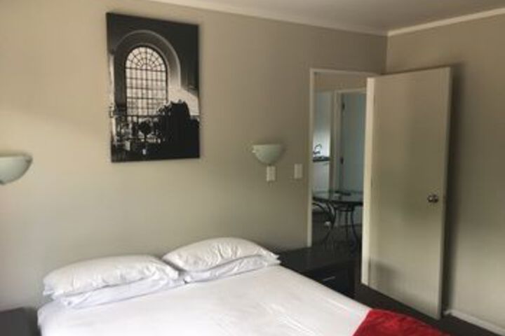 Room 10 of 24