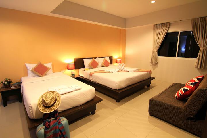 Room 3 of 27