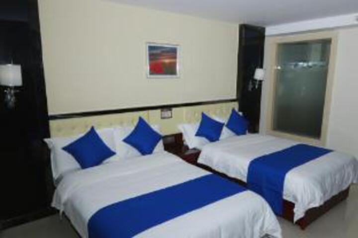 Room 7 of 9