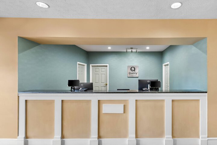 Entrance & Lobby