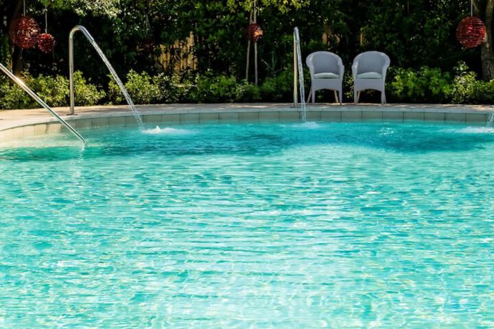 Pool 33 of 89