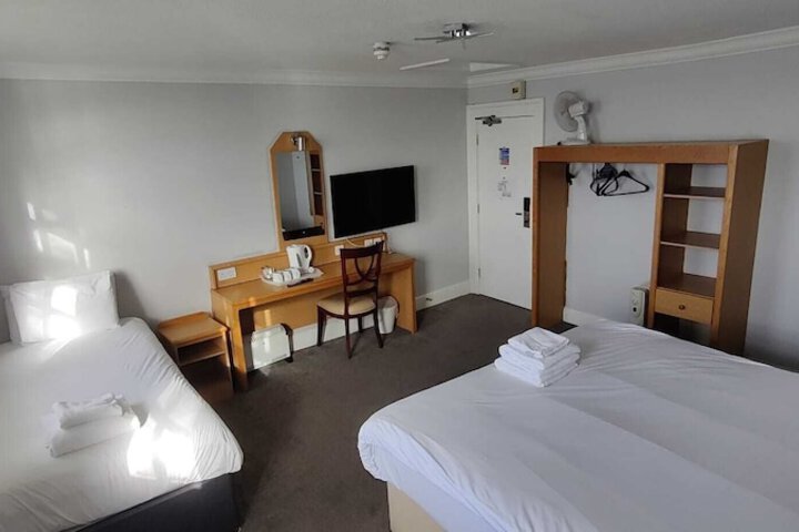 Room 47 of 89