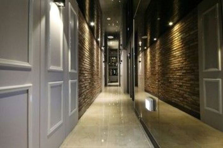 Ballroom/Hall 22 of 27